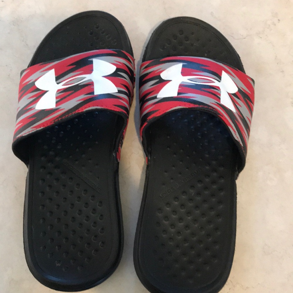 Boys Under Armour  slides